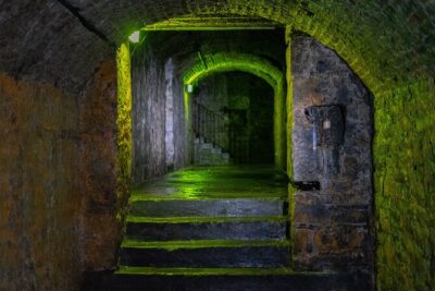 Haunted Vaults and Graveyard Walking Tour in Edinburgh
