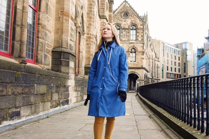 Highlights from Edinburgh’s Old Town: A Self-Guided Audio Tour - Pausing at Gladstone’s Land
