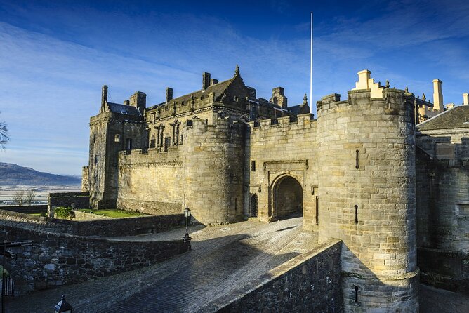Loch Lomond National Park, Stirling Castle and the Kelpies Tour - Balloch and the choice between boat and shore