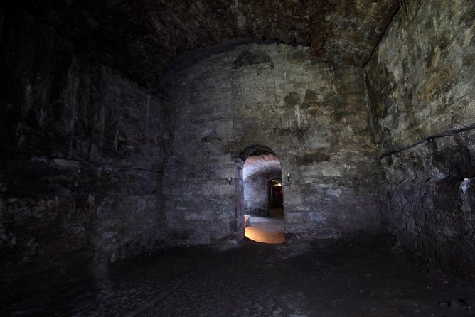 Multi-Sensory Small-Group Historic Vaults Tour in Edinburgh - Why the vaults tell a different Edinburgh story