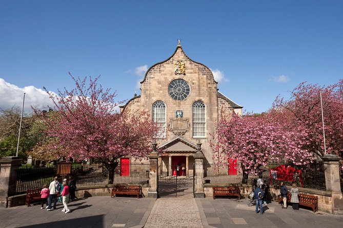 Old Town Historical and Underground Tour - Canongate Kirkyard and stories with a human face