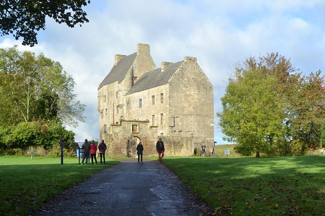 Outlander Film Locations Day Trip from Edinburgh - Blackness Castle: the fortress standing in for Fort William