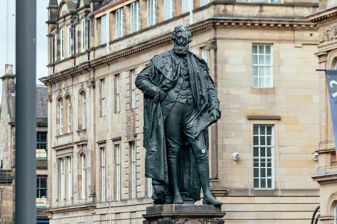 Private City Kickstart Tour: Edinburgh - Private guiding at $92.93 per person