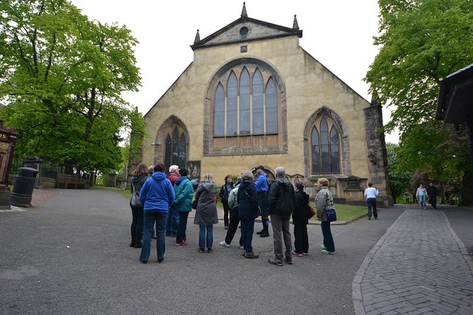 Private Greyfriars Kirkyard history tour - Following the stories through the kirkyard