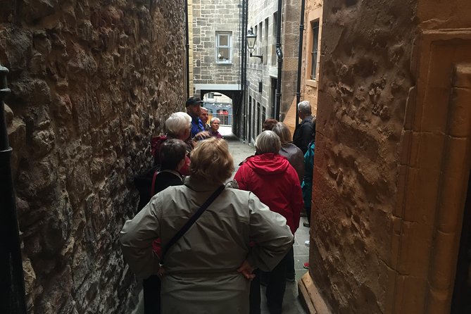 Private Old Edinburgh Tour - Walk in the footsteps of Royals and Rogues! - A street-level introduction to Old Edinburgh
