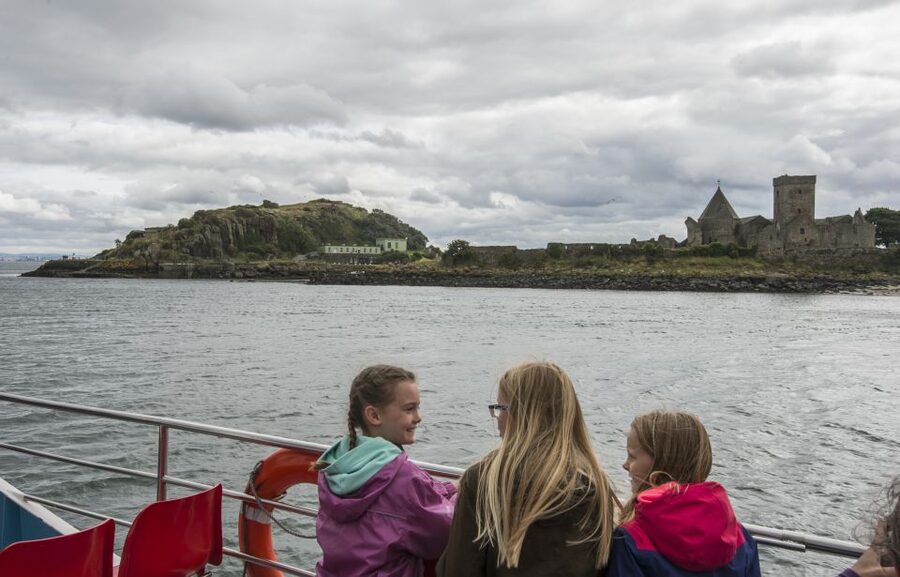 Queensferry: Maid of the Forth 1.5-Hour Sightseeing Cruise - Past Inchgarvie and around Inchcolm