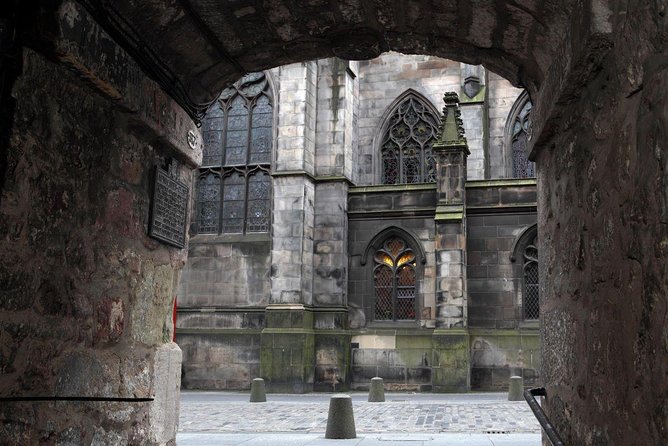 Royal Mile and Edinburgh Castle - Small Group Walking Tour - How Much Walking and How Much Time?