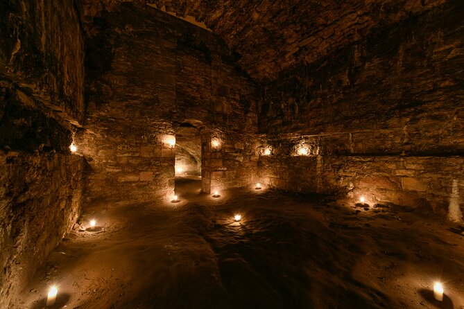 Small Group Ghost Tour incl. Underground Vaults & free drink in Megget's Cellar - Inside the Blair Street Underground Vaults
