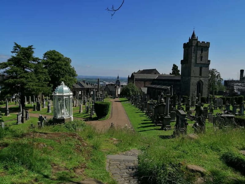Stirling: Daily Guided Walking Tour (11am & 2pm) - Who should take this walk