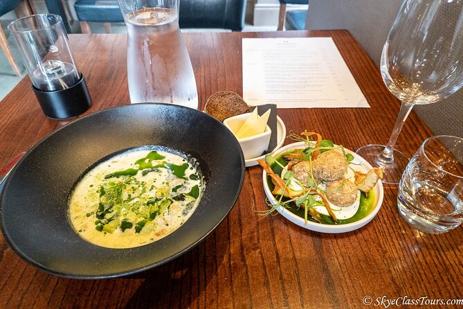 Tailored Premium Edinburgh Food Tour with Highest Quality Dishes - A meal that doubles as a city introduction