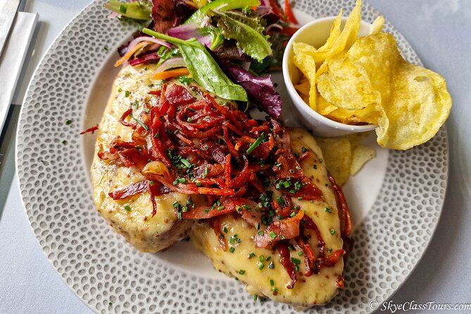 Tailored Premium Edinburgh Food Tour with Highest Quality Dishes - The Royal Mile and its landmarks