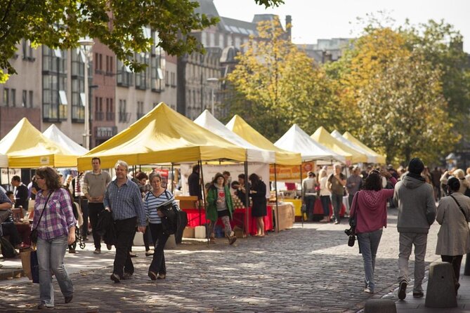 The 10 Tastings of Edinburgh With Locals: Private Food Tour - A private Edinburgh walk with food at its center
