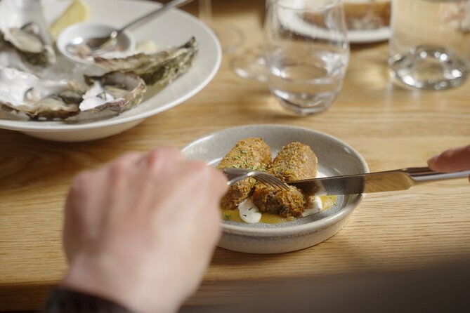 The Best Food Tour in Edinburgh - Noise and service can shape the evening