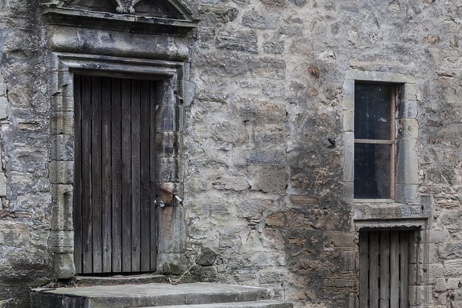 The Outlander 1 Day Experience - Linlithgow Palace: Wentworth Prison and royal history